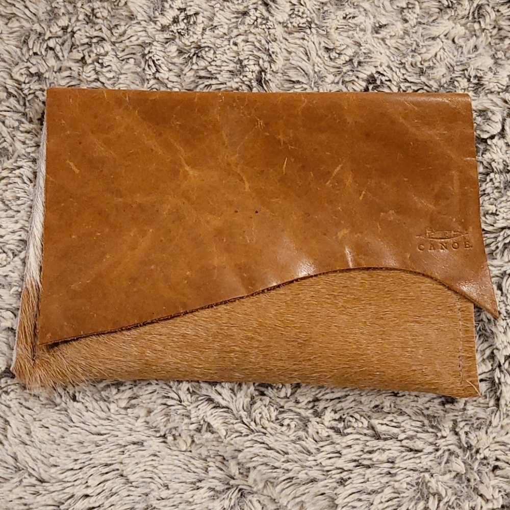 Canoe clutch